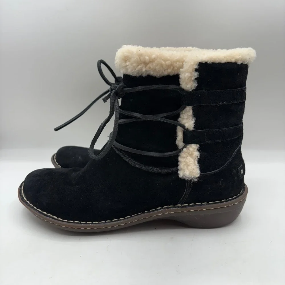 UGG Caspia Black Suede Shearling Lined Lace Up Ankle‎ Boots Women's Size 9